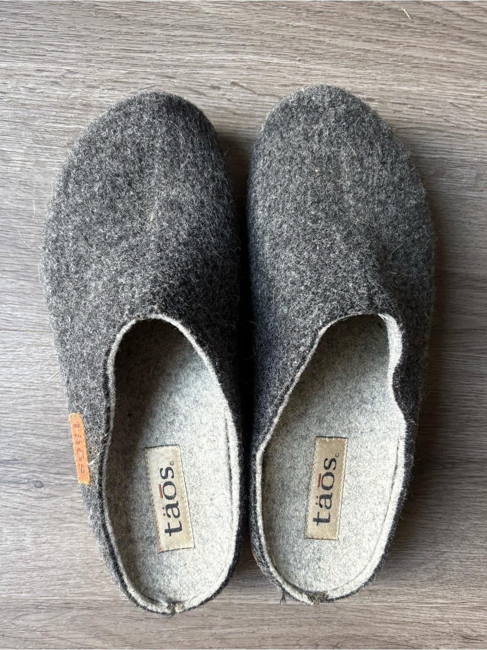 Taos Woolery Clog Size 39 Charcoal Gray